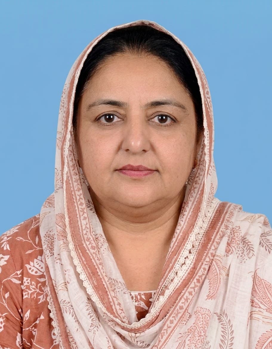 Portrait of Dr. Nazia Amjad