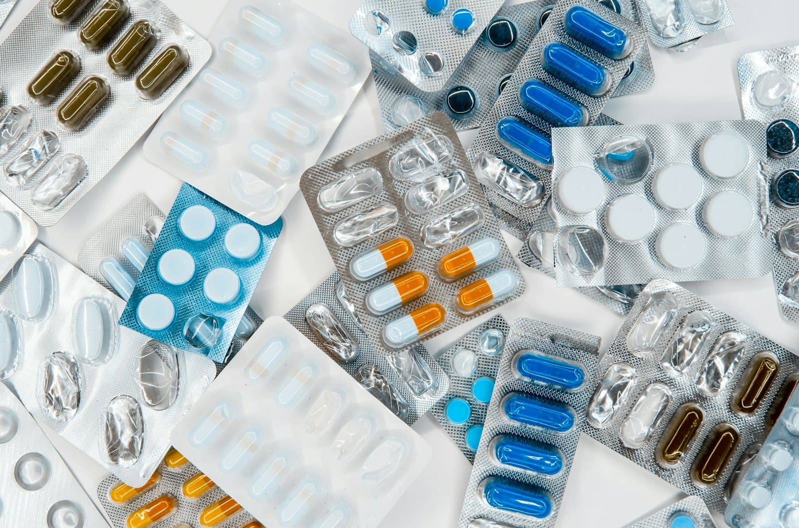 Blister packs of tablets and capsules